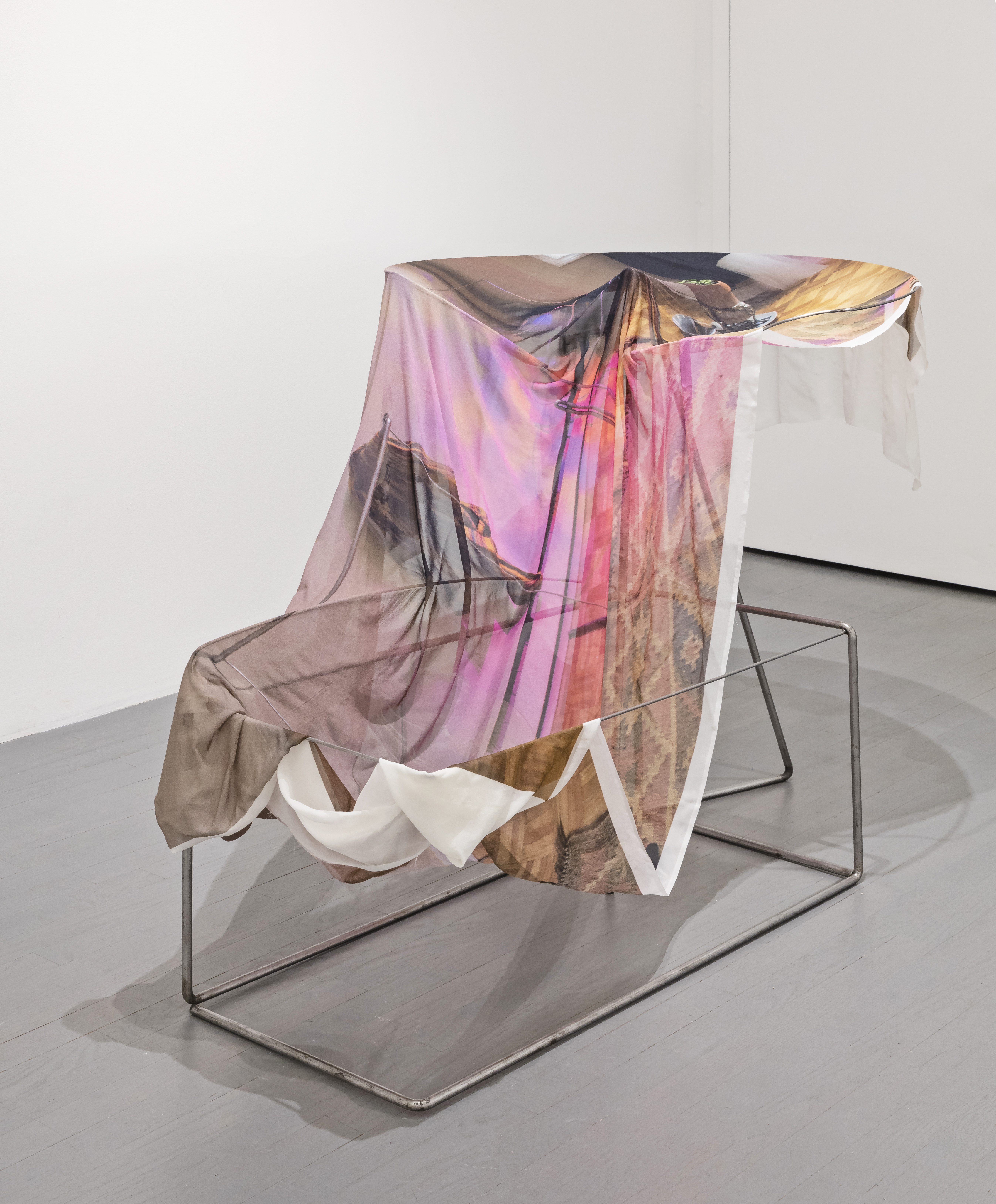 ZALUCKY_AViewtoaRoom_08